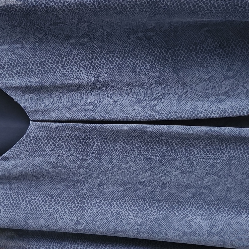 Joie Navy Silk Snakeskin Print Shell S - Picture 4 of 12